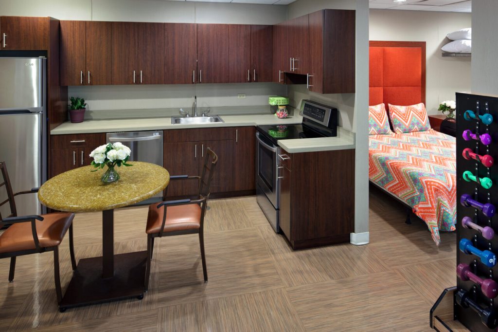Grove-AT-THE-LAKE-Gym-Occupational-Therapy-SMALL-1280x853
